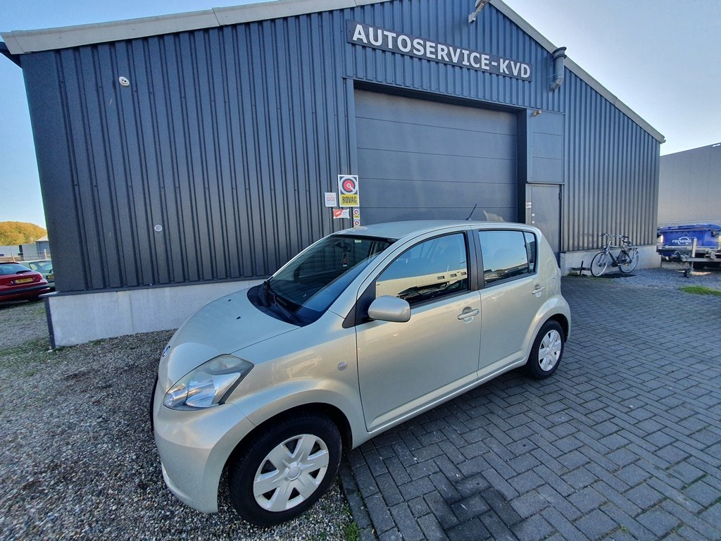 daihatsu sirion